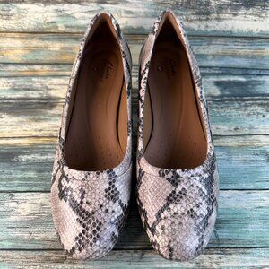 Clarks Pumps Womens 8 Beige Black Leather Snake Print Dress Heels Comfort Shoes